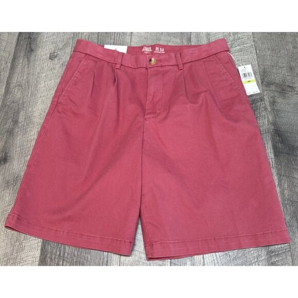 Izod Saltwater Shorts Mens 30 Red Relaxed Stretch Chino Pleated Casual 9.5" NEW - Picture 1 of 7